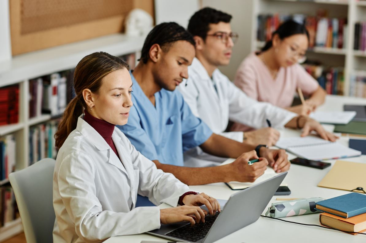 Internships in Abu Dhabi vs Dubai: Which Is Better for You?